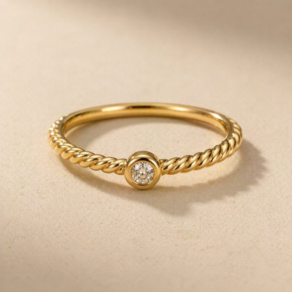 Twisted Band with Stone